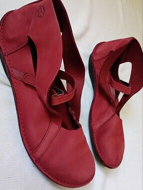 Women's Handmade Renaissance Flats